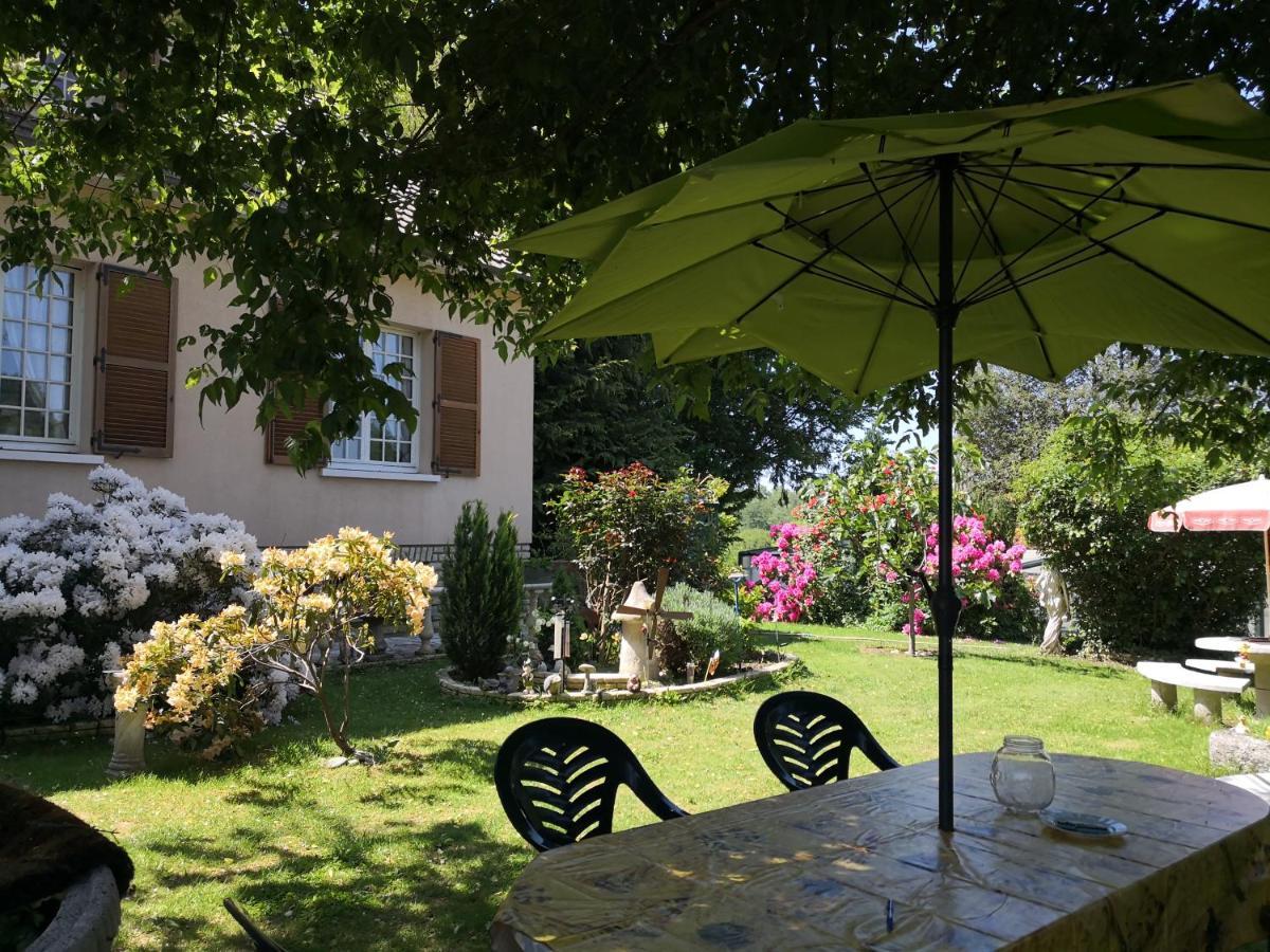مبيت وإفطار Secondigny Au Jardin Fleuri المظهر الخارجي الصورة