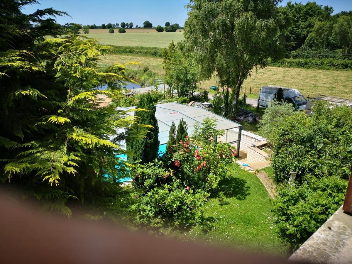 مبيت وإفطار Secondigny Au Jardin Fleuri المظهر الخارجي الصورة